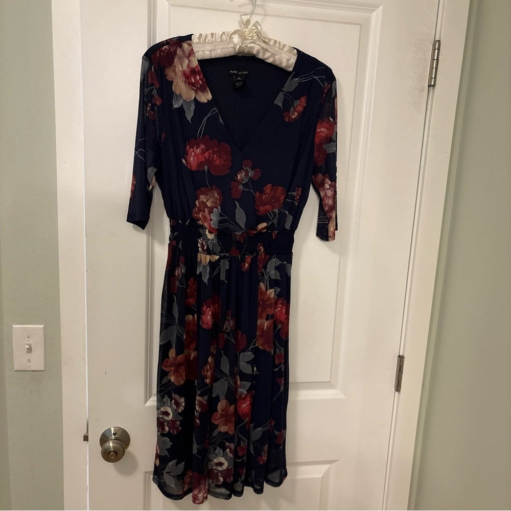 Elegant Floral Midi Dress in Navy